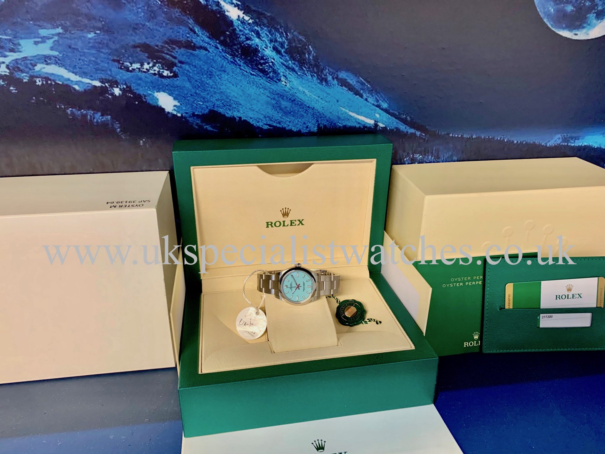 ROLEX OYSTER PERPETUAL 31MM MIDSIZE 