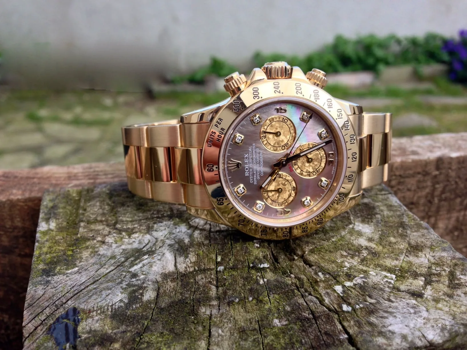 Rolex Daytona Gents 18ct. mop. Gold Crystal dial.Ref 116528