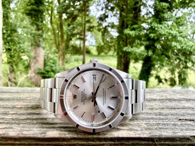 ROLEX OYSTER PERPETUAL DATE - STEEL - ENGINE TURNED BEZEL - 15210